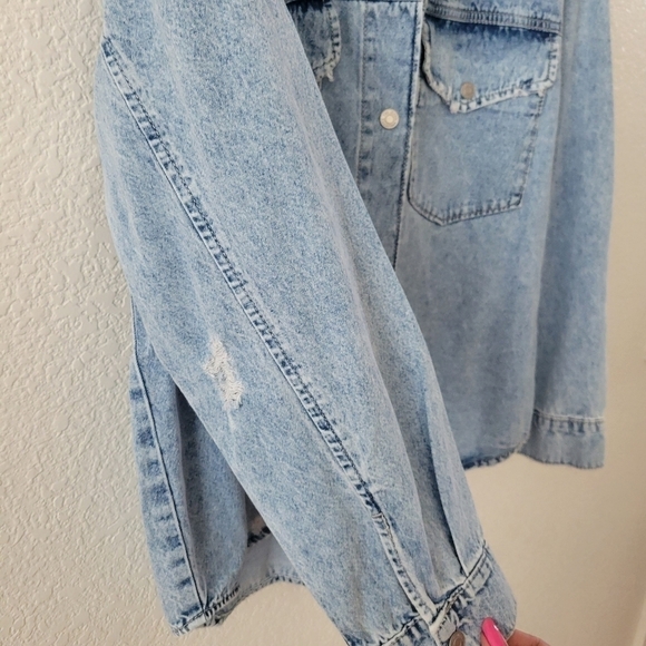 NWT Denim Jean Shacket Shirt Destructed L NEW - Picture 9 of 11
